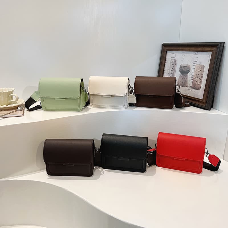 Fashionable women's bags, versatile shoulder bags, women's spring and summer new retro solid color casual simple crossbody small square bags bags
