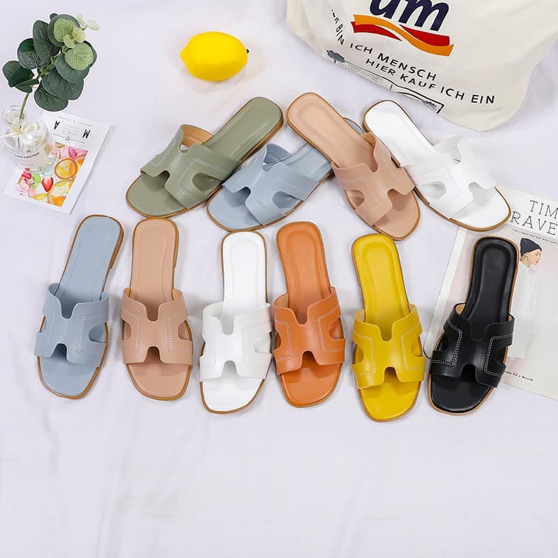 New Cross-Border European Style Women's Slippers for Outdoor Summer Fashion Simple Flat Beach Shoes Plus Size Women's Shoes