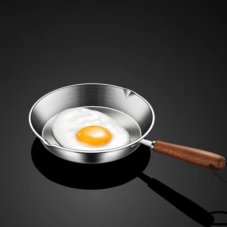 TikTok Hot Selling Internet Popular Product 304 Stainless Steel Hot Oil Small Pan Mini Fried Egg Pan Wooden Handle Pan Oil Drain Pan