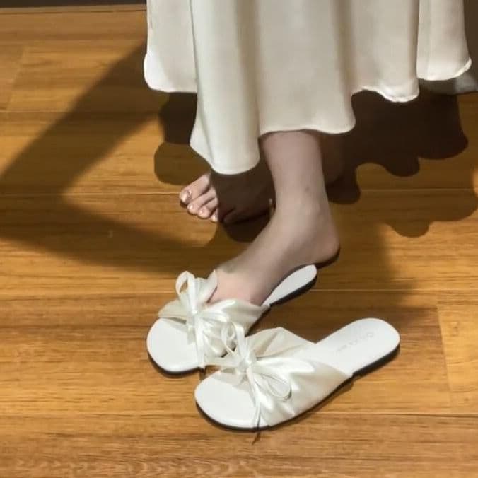 French Evening Breeze Elegant Casual Sandals 2025 Women's New Soft Sole Bow Flat Beach Open-Toe Sandals