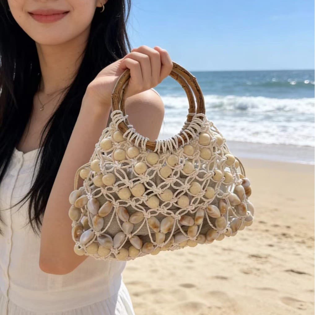 2026 New Beaded Handmade Woven Bag for Women with Hollow Shell Decoration, Bamboo Handle Handbag, Summer Straw Beach Bag