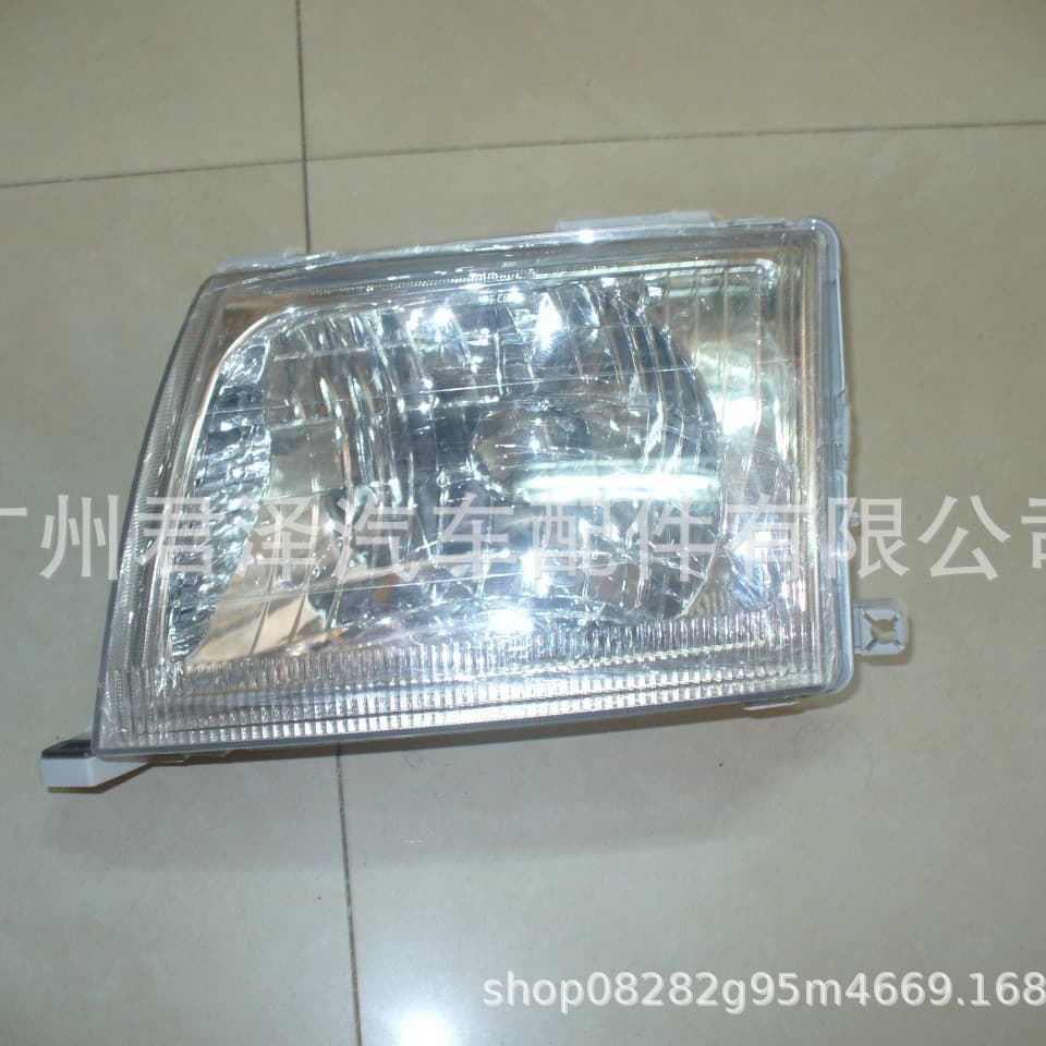 Headlight Assembly, Right for D22Gl 26010-Vj825