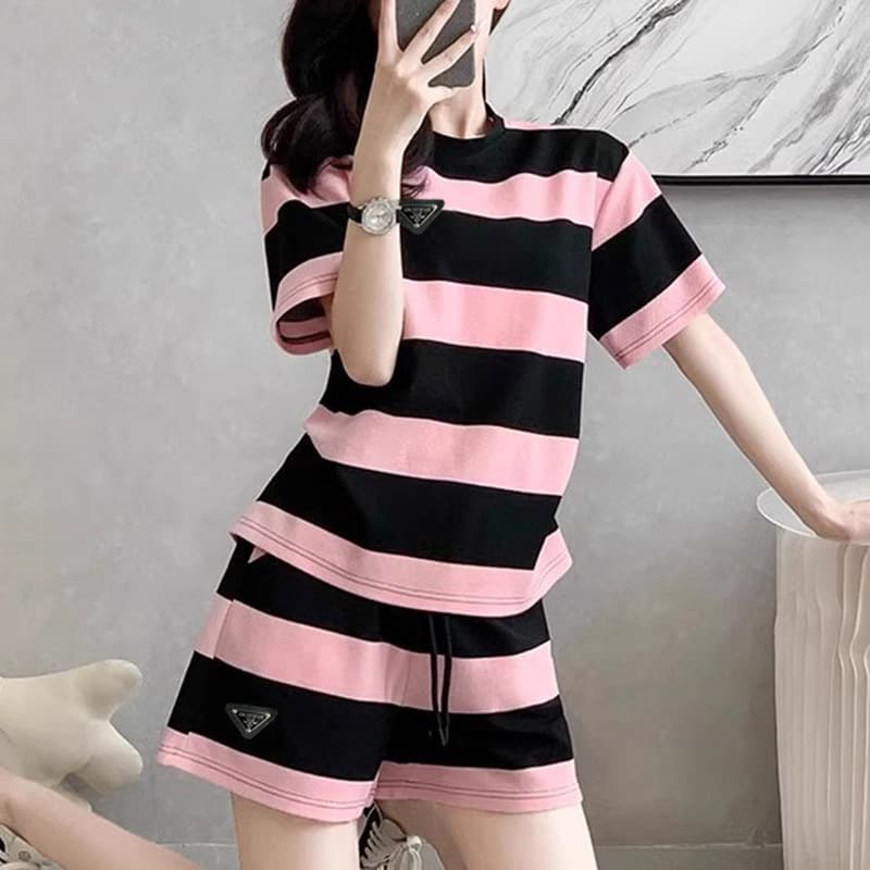 Hong Kong Style Retro Sport Casual Set for Women Summer 2025 New Short Sleeve Pink Black Stripe Shorts Two-Piece Set for Petite