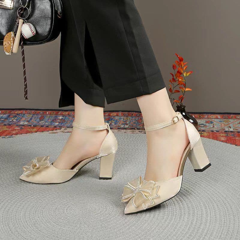 Pointed Toe Hollow Chunky Heel High Heels Women 2026 New Summer One-Strap Satin Bow Mid-Heel Sandals
