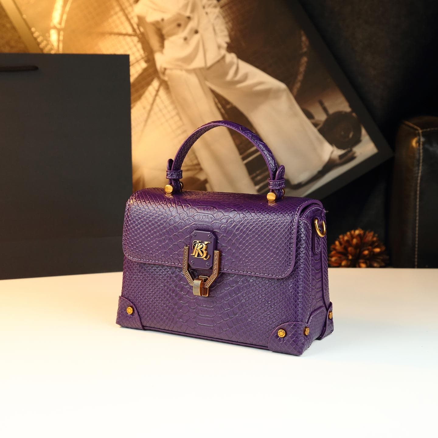 Vintage Women's Light Luxury Handbag 2026 New Classic Genuine Leather Small Square Bag Fashionable Shoulder Crossbody Bag for Women