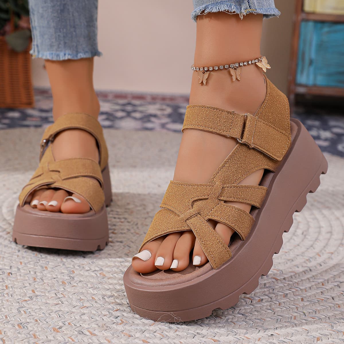 Cross-border Retro Sandals for Women, Summer 2026 New Arrival, Platform Height Increase for Petite, Casual Beach Vacation Roman Shoes