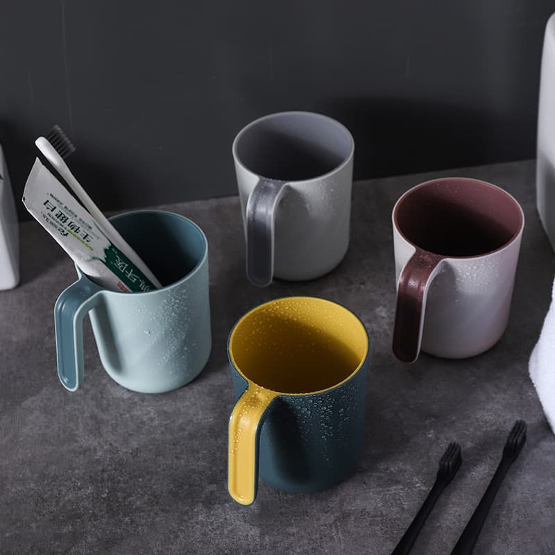 Two-Tone Mouthwash Cup with Handle, Household Dual-Color Toothbrush Cup, Washing Cup, Plastic Toothbrush Mug, Soft Mouthwash Cup Set