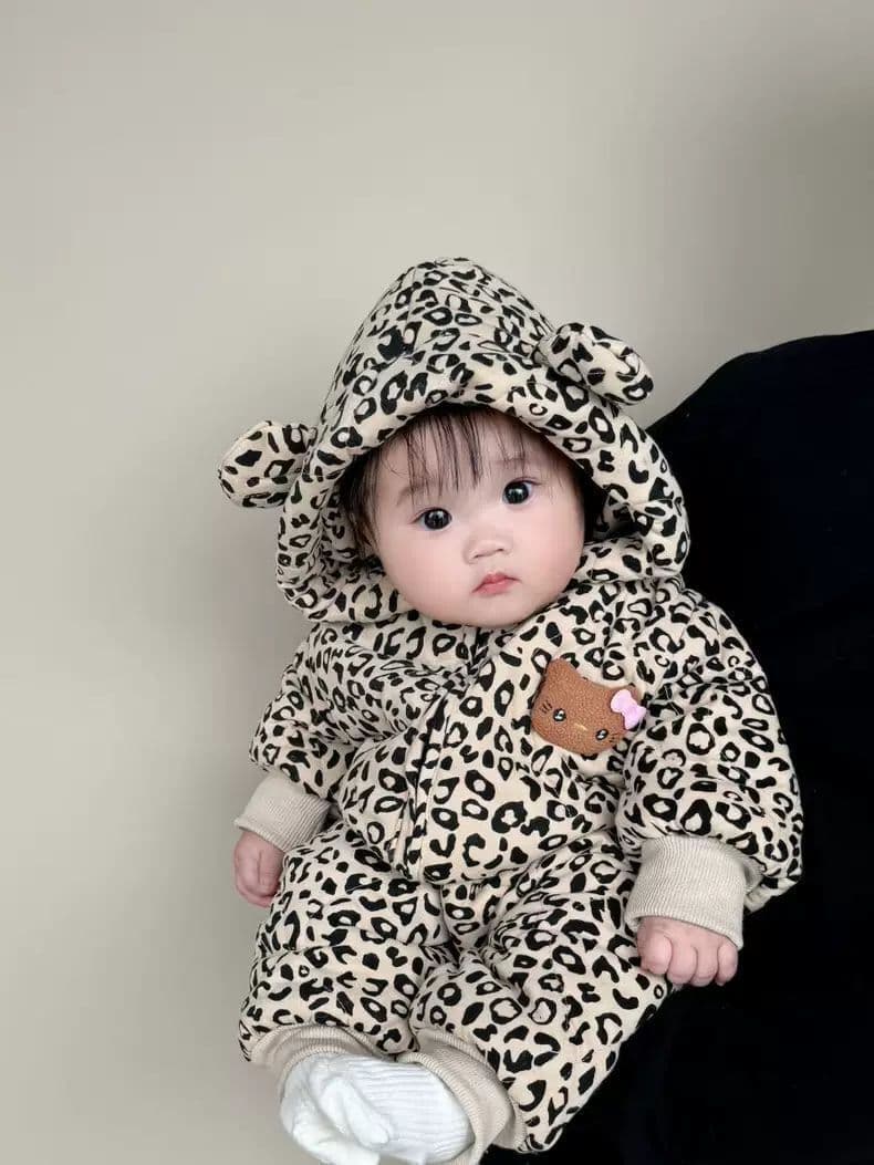 Baby winter clothes one-piece leopard print baby girl winter clothes one-piece super cute plus cotton thickened warm and stylish harem