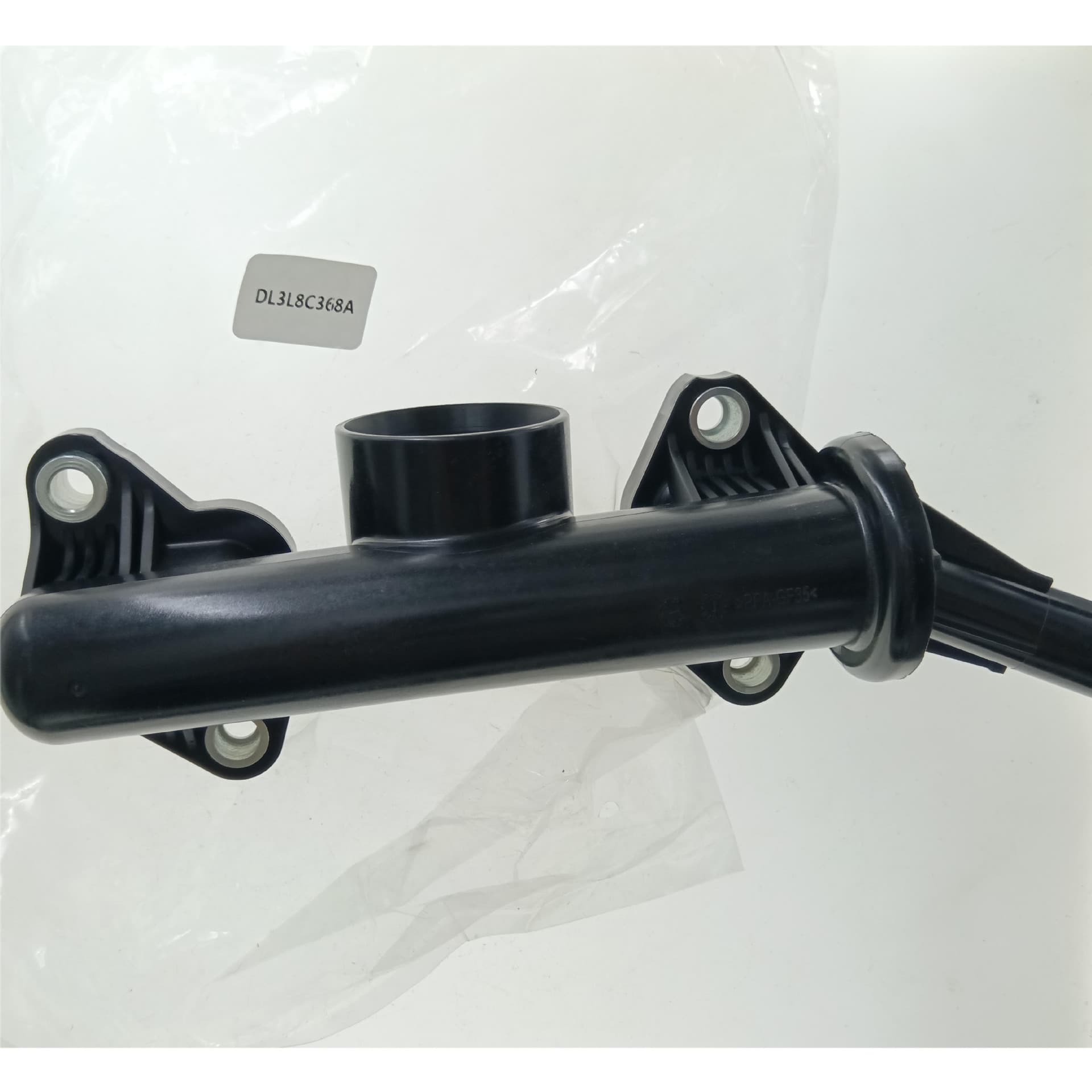 Thermostat Plastic Water Pipe Radiator Upper Hose DL3Z8C368A DL3L8C368A DL3E8C369