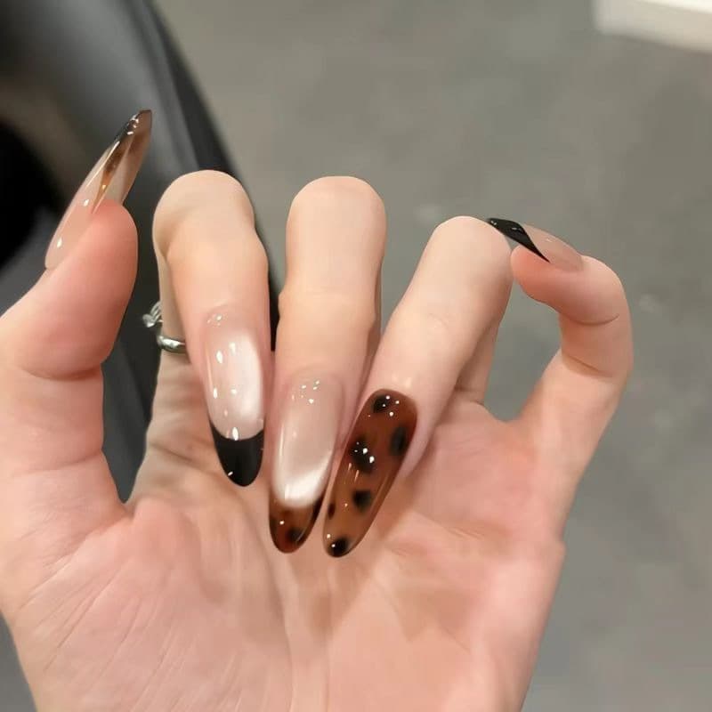 30 pieces boxed long cat-eye flashing leopard print manicure, high-end wearable nails, removable fake nails, finished nails