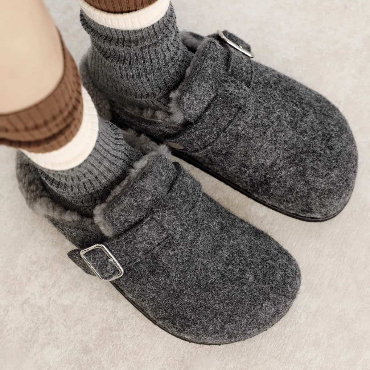 2024 Autumn/Winter New Retro Casual Birkenstock Sheepskin Wool Integrated Warm Fashion Semi-Open Furry Shoes Winter