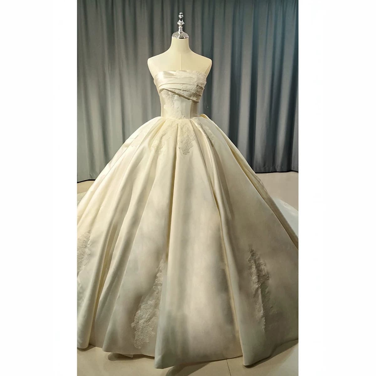 2026 new light champagne tube top French satin large tail main wedding dress light luxury niche travel photography main gauze skirt