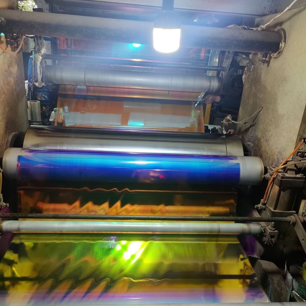 Golden Metalized Polyester Film, White Corona-treated Film, Aluminum-coated Coating Film, Black/Gray Metalized Film