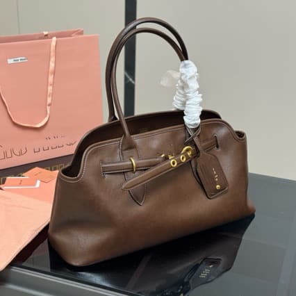 New Miu Miu Genuine Leather Horizontal Briefcase Large Capacity Tote Bag Shell Bag Commute Underarm Handbag Women's Bag