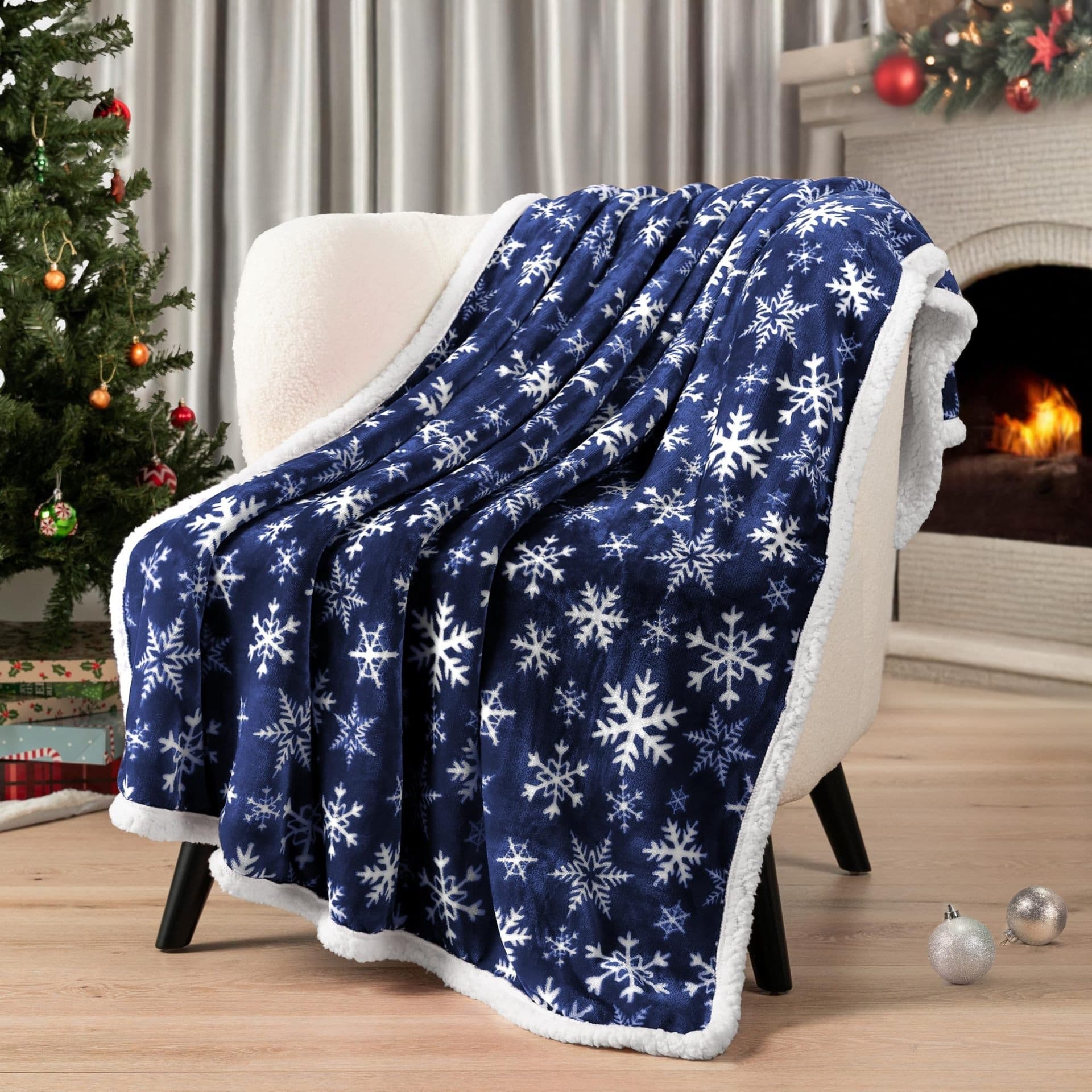 Christmas Snowflake Pattern Baby Blanket Nap Blanket Comfortable Flannel Home Essential Warm Blanket