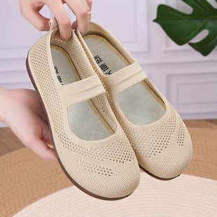 Mesh Shoes Women 2026 Summer Lightweight Slip-On Mother Shoes Soft Sole Breathable Old Beijing Cloth Shoes Flying Weave Casual Shoes