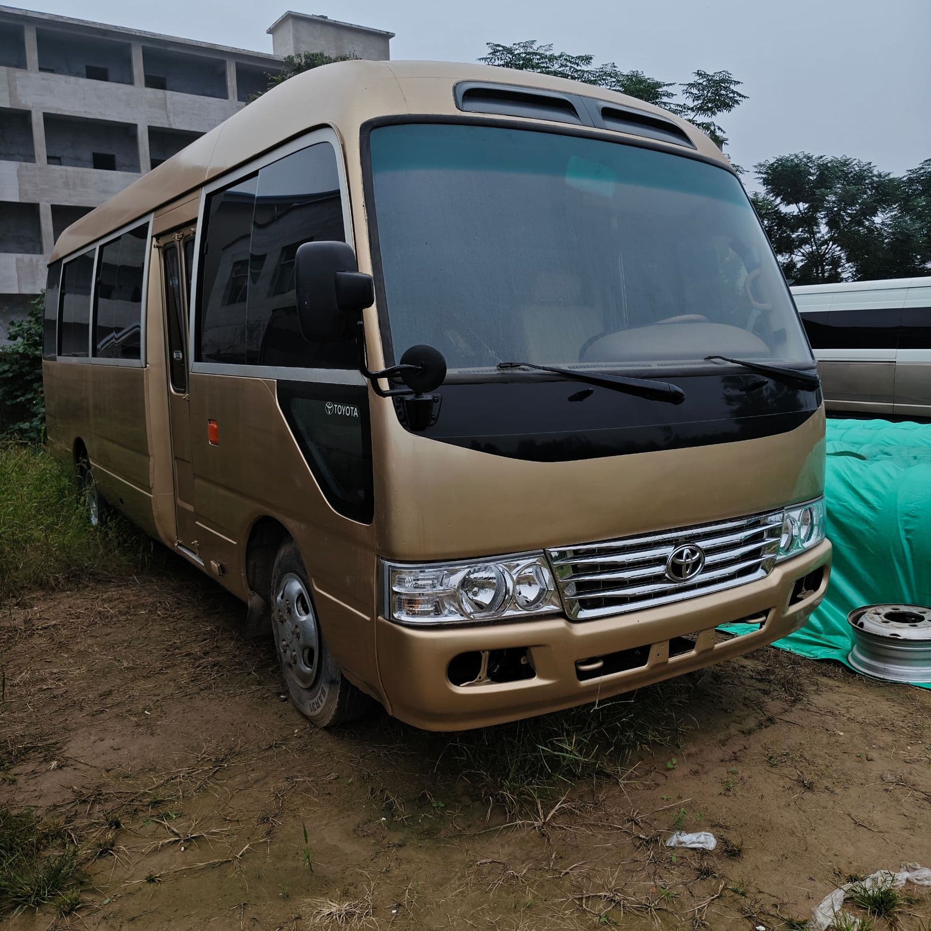 Toyota Coaster 08 Export to Africa Luxury Business Vehicle 19-23 Seats Used Refurbished Cross-Border Toyota Coaster
