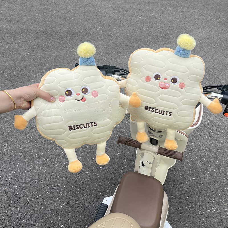 Electric vehicle anti-collision pad, child seat headrest, universal, cartoon-style, thickened anti-collision headrest, suitable for all seasons.