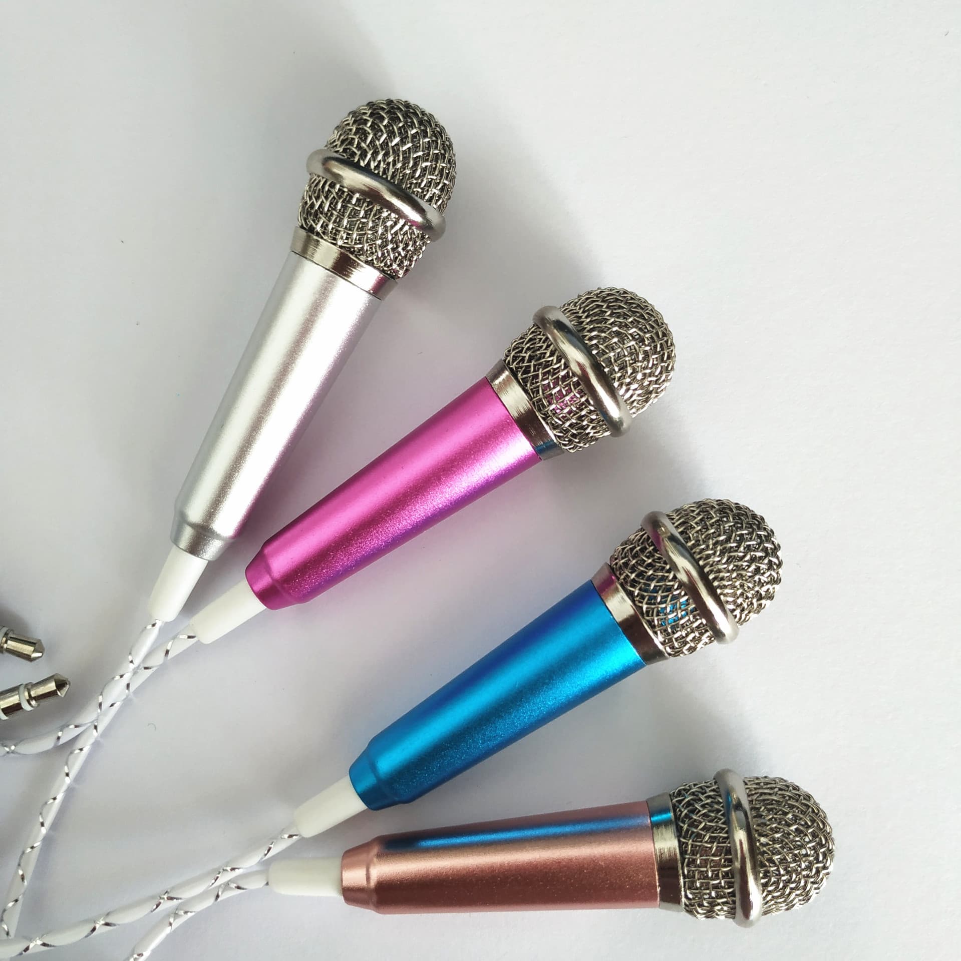 Mobile Karaoke Microphone, All-in-One Mini Mic with Headphone for Singing