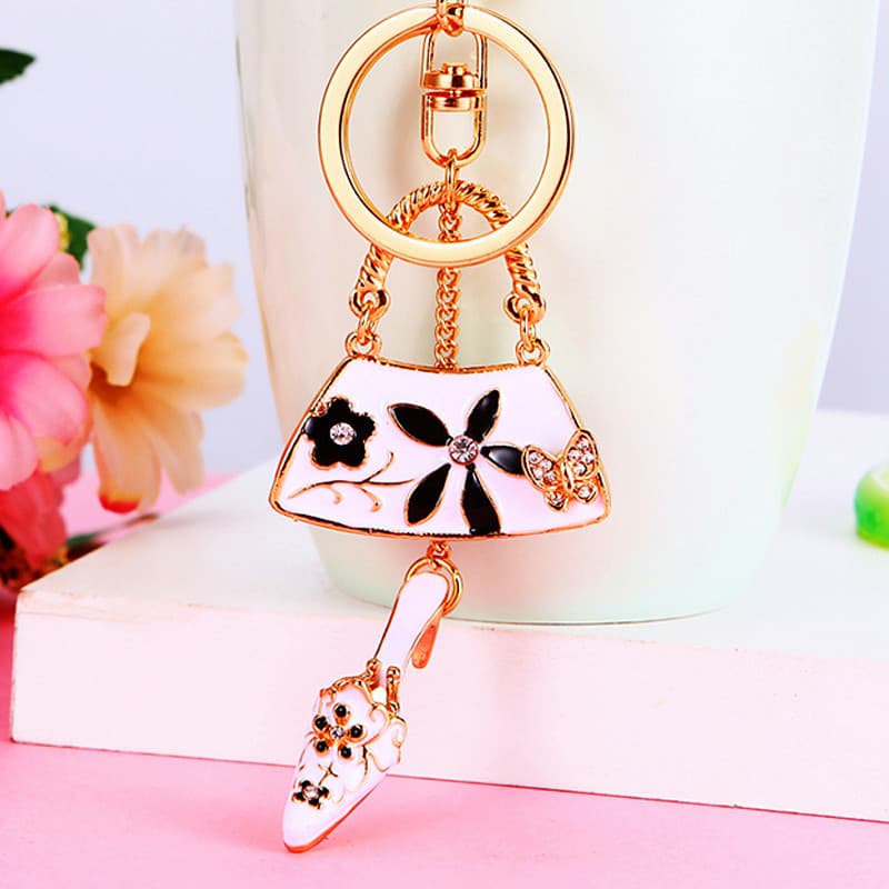 Diamond-encrusted small shoulder bag, high heels, car keychain, female creative metal bag pendant, key chain ring, gift wholesale