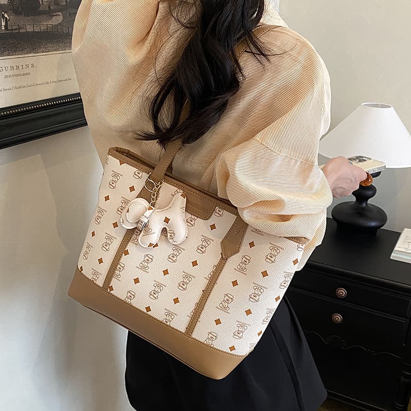 Summer Fashion Versatile Tote Bag New Trend Commuter Large Capacity Printed Bear Tote Bag Shoulder Bag Shopping Bag