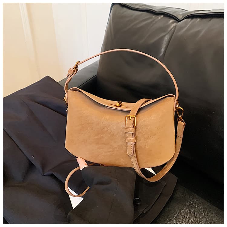 Classic style, trendy new design, niche design, fashionable and versatile handbag, high-end feel, cute shoulder and crossbody bag