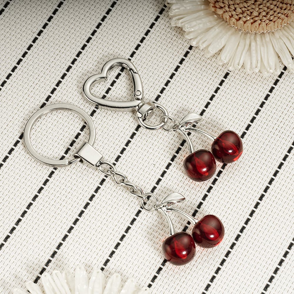Cross-border hot selling European and American small cherry simulation fruit alloy keychain European and American simple girl bag pendant