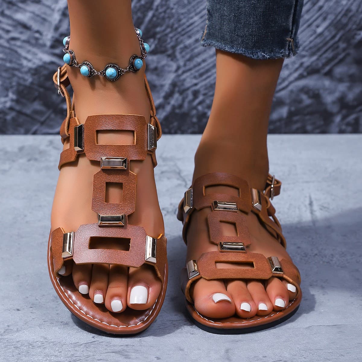 New Cross-Border Metal Buckle Lightweight Hollow Flat Sandals for Women, Breathable Open-Toe Casual Beach Shoes
