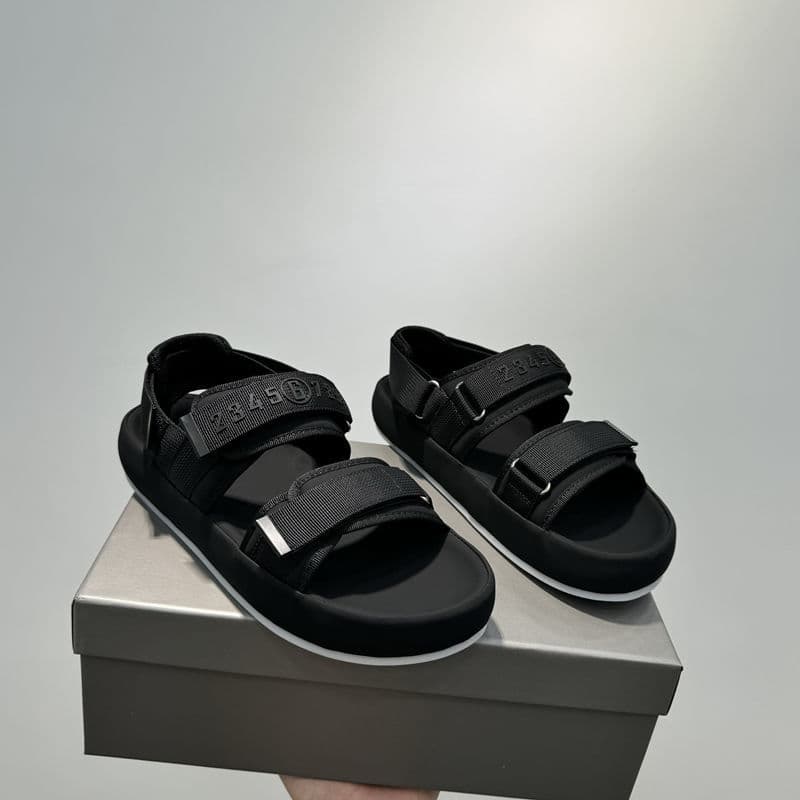 Men's Sandals 2025 New Summer Outdoor Hook and Loop Beach Shoes, Thick Sole Casual Versatile Driving Sandals