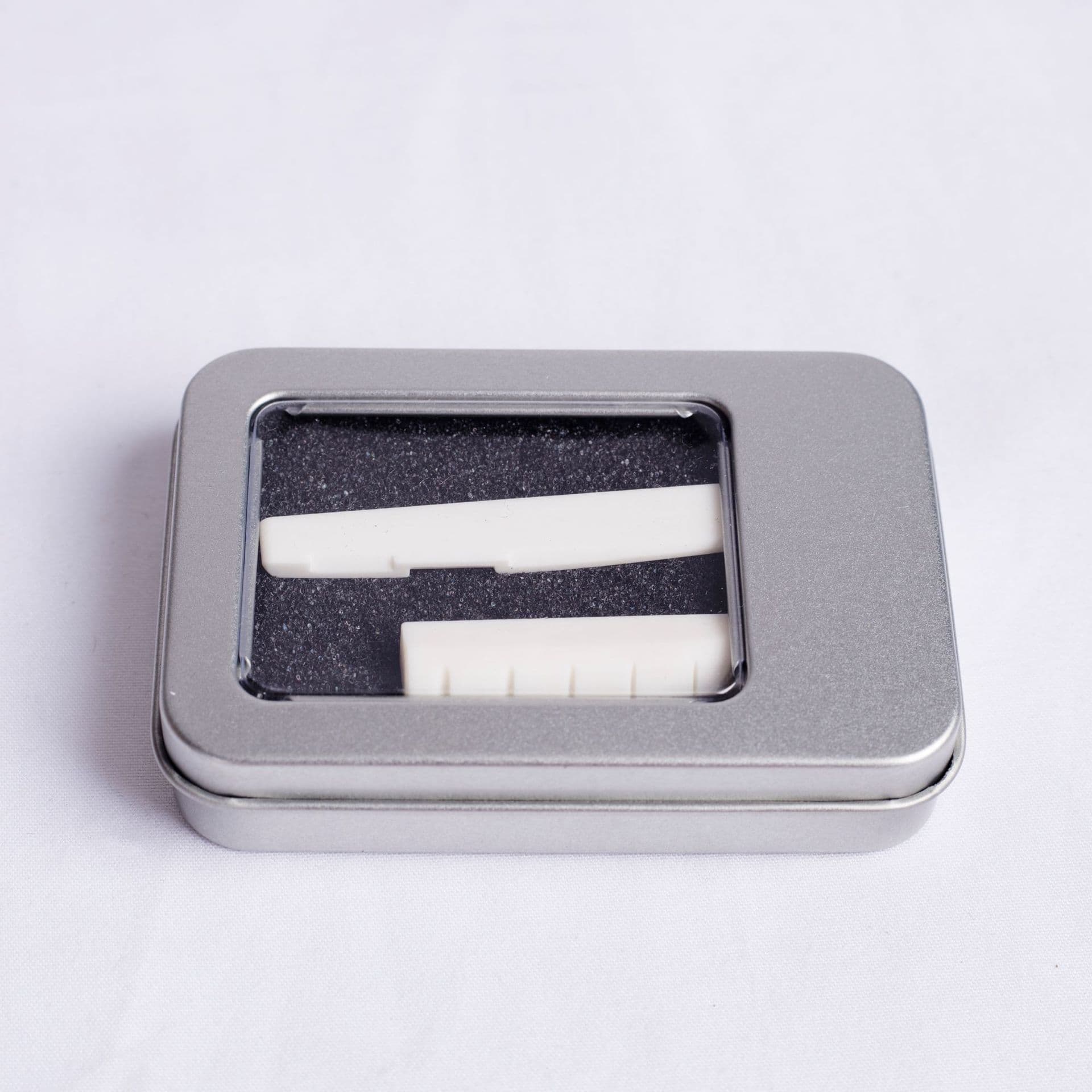 Universal Wood Guitar Cow Bone Bridge, Pure Cow Bone Upper and Lower Nut and Saddle, Guitar Folk Guitar Bridge Accessories
