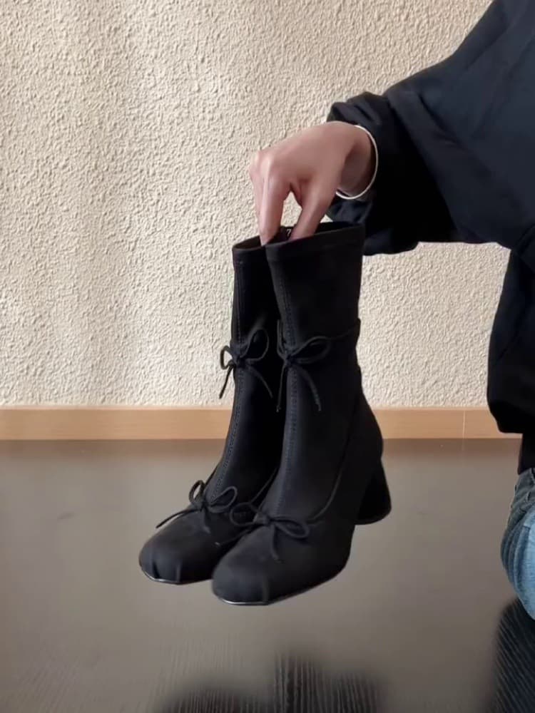 Sheepskin Edition~ Retro Ballet Style Chunky Heel Slimming Boots for Women, 2025 Design Slimming Chunky Heel Round-Toe Versatile Ankle Boots