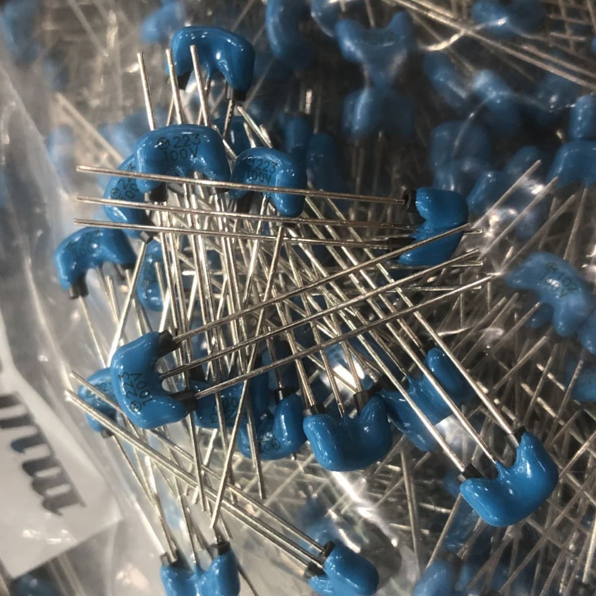 Original DSS1NB32A223Q55B Noise Suppression Filter Three-terminal Capacitor 22nF 0.022uF 100V 6A