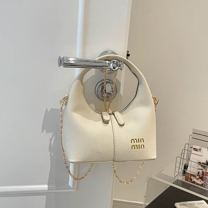 High-end MIU Niche Patent Leather Vintage Dumpling Bag, Trendy Versatile Handbag, Commuter Crossbody Crescent Bag