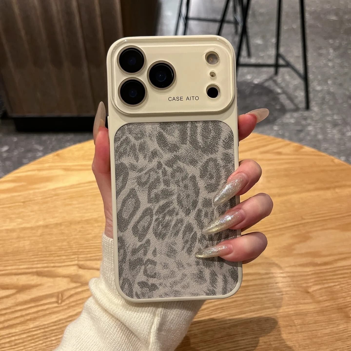 Suitable for Apple iPhone17promax mobile phone case leopard print iPhone16 fine hole 15 large windows cross-border all-inclusive