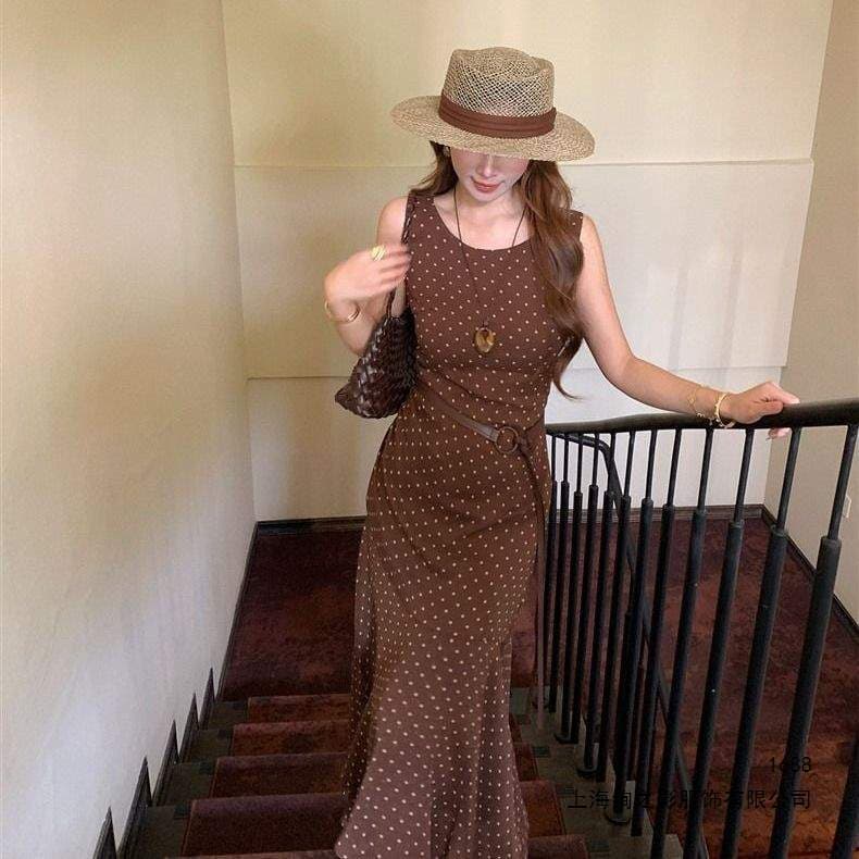 French retro brown polka dot sleeveless dress for women, summer temperament, elegant irregular skirt, waist slimming long skirt