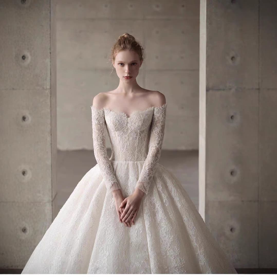 Wedding Dress French High-End Heavy Couture Lace Main Dress with Train Forest Style Simple