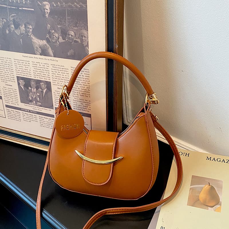 New cross-border quality women's bag, high-end, temperament, western style women's cross-body bag, foreign trade hot style trendy crescent bag