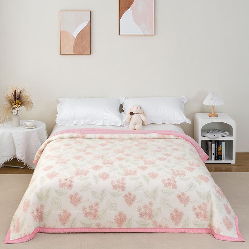 Cooling Silk Bean Summer Quilt, Essential for Summer, Cool and Comfortable, Bean Texture Soothes Skin, Summer Quilt