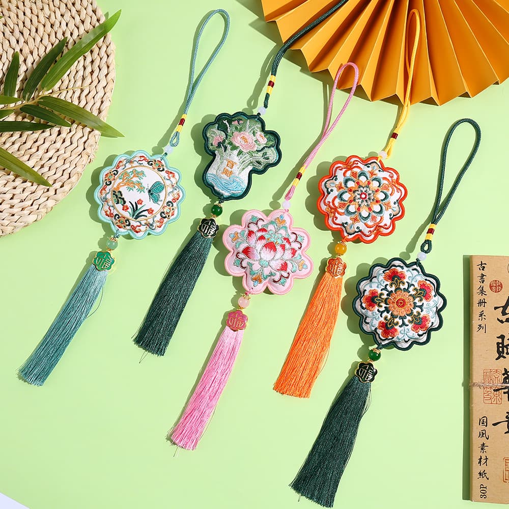 Dunhuang embroidery gourd sachet, Dragon Boat Festival national trend sachet pendant, Hanfu accessories, cultural and creative gifts, peace and blessing purse