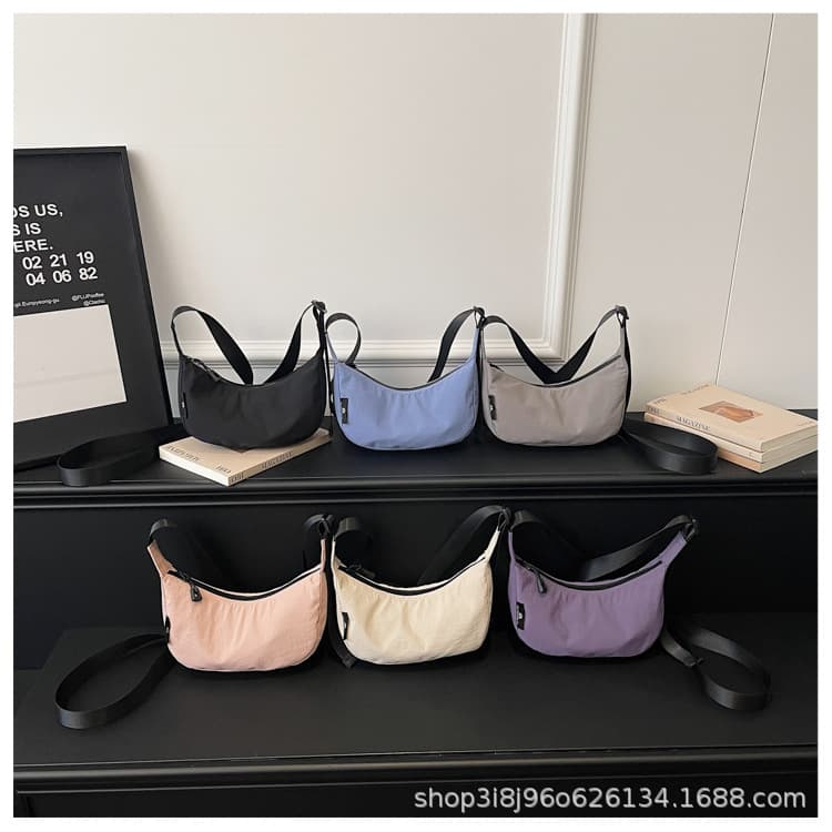 2026 New Moon Bag Crossbody / Wide Underarm Crossbody Bag Women Cannele Style Outfit Outdoor Small Bag