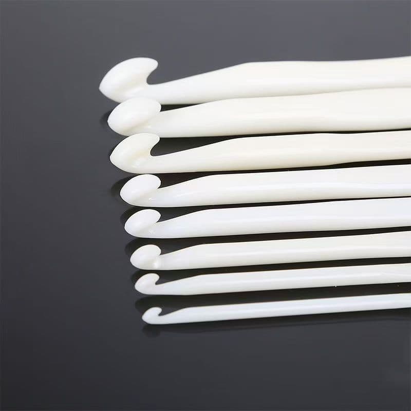 Plastic Crochet Hook Ribbon Yarn Thick Yarn Knitting Tool DIY Sweater Crochet Hook Yarn Crochet Hook