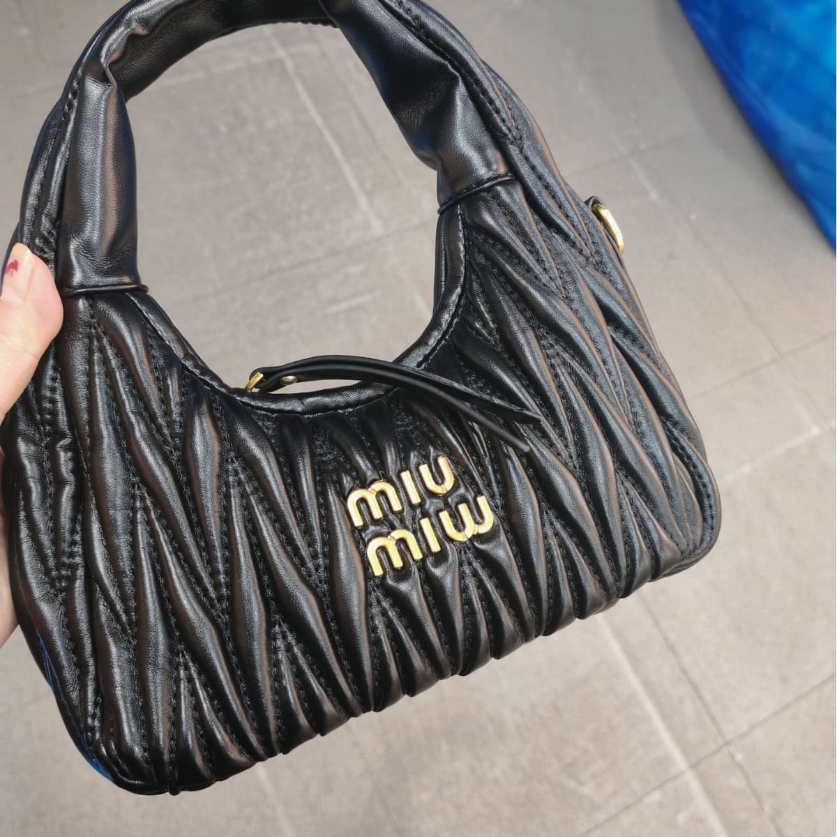 Guangzhou handbag Zhang Yuanying bag pleated cloud bag Miao hand carry matelasse commuting style