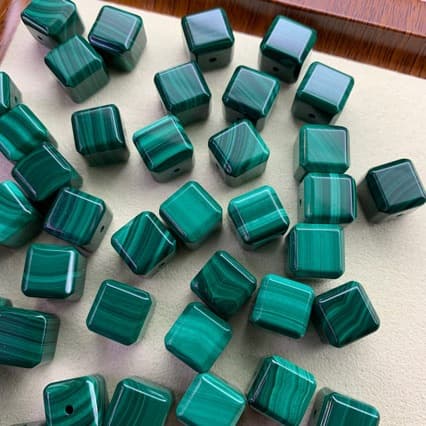 Natural malachite sugar cube loose stones, through-hole malachite beads, natural stone with clear patterns, DIY bracelet and necklace.