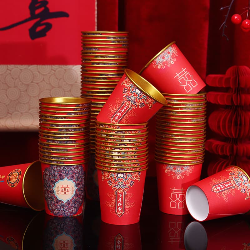 Disposable wedding paper cups with gold foil, essential for weddings for toasting, home use, and banquets.