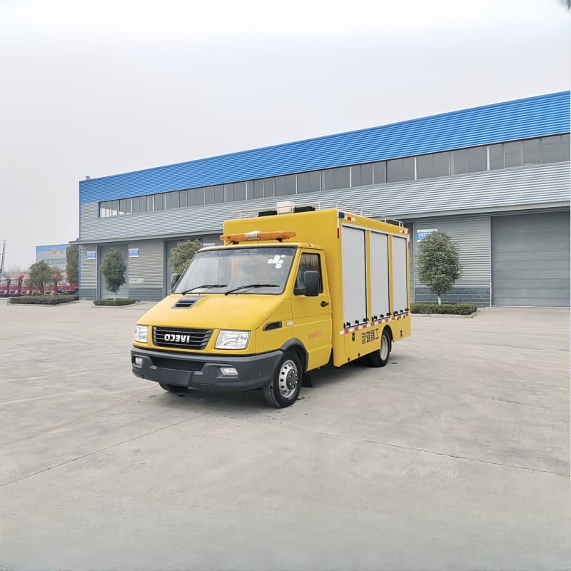 IVECO Emergency Rescue Vehicle Equipped with Rescue Equipment Based on Work Requirements Dual Row Optional