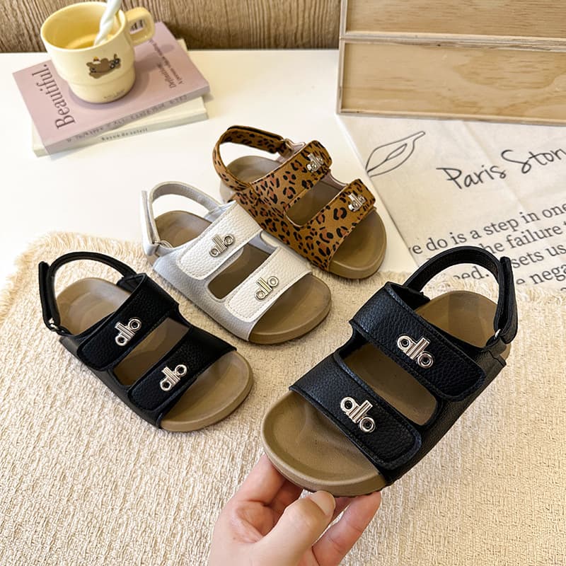 2026 Summer New Metal Letter Decoration Boys' Casual Sandals Open-Toe Comfortable Children's Simple Kids Beach Sandals