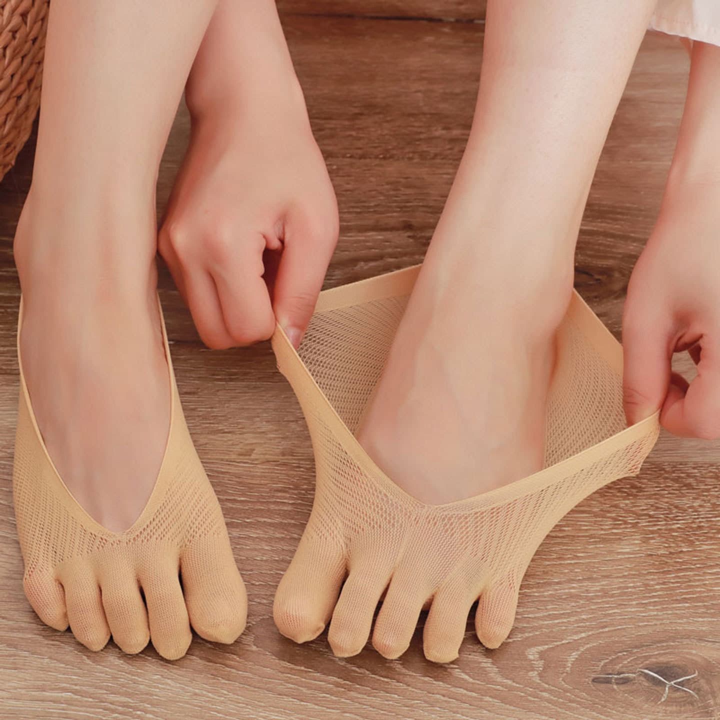 Five-Toe Socks, Women's Velvet Spring and Summer Five-Toe Boat Socks, Invisible Low-Cut Silicone Non-Slip Women's Socks with Separate Toes