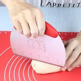 Stainless Steel Dough Cutter Flour Dough Cutting Board Baking Scraper with Scale Hard Pastry Tool Kitchen Gadget