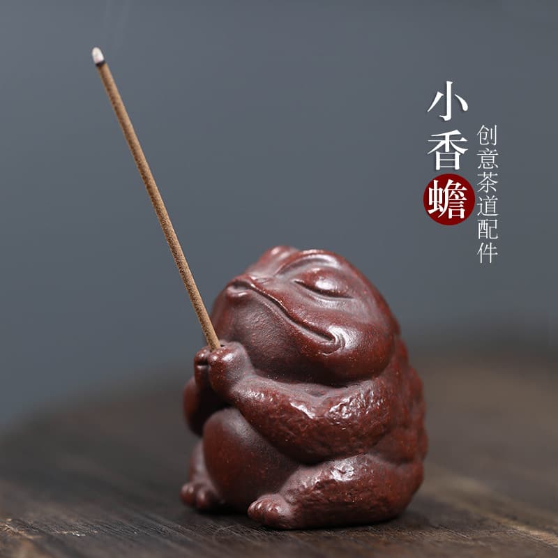 Purple clay tea pet incense holder, mini golden toad incense stick, home indoor Zen-style ornament, Pixiu (mythical creature) tea set accessory.