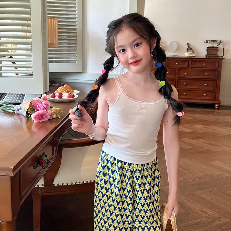 AINI Girls Spring Summer Lace Modal Small Camisole Sweet Thin Shoulder Vest Solid Color Baby Top